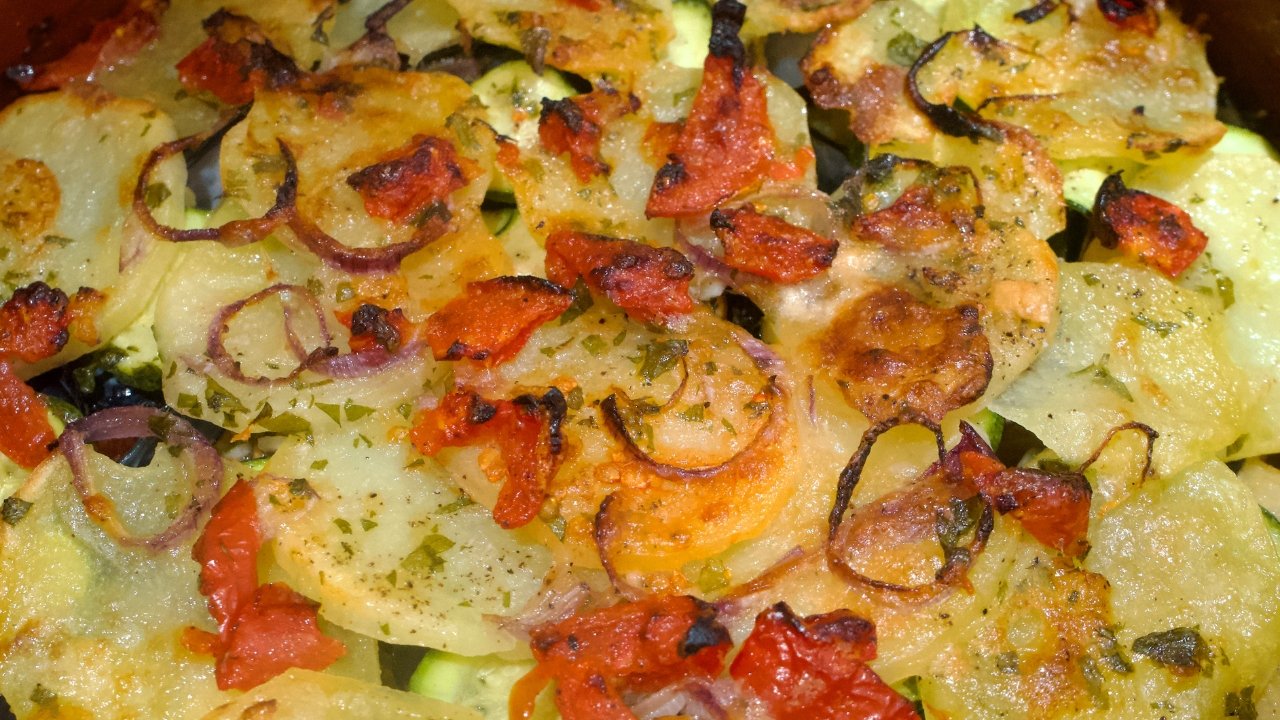 pasta patate e cozze alla tiella barese