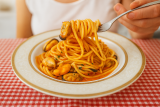 Spaghetti con Cozze e Pomodoro Fresco